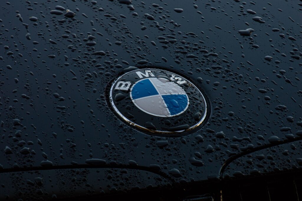 Top 10 meest iconische logo's van de afgelopen decennia - BMW